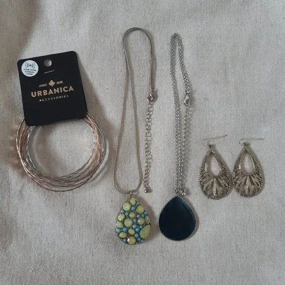 Jewelry Set - Picture 1 of 5